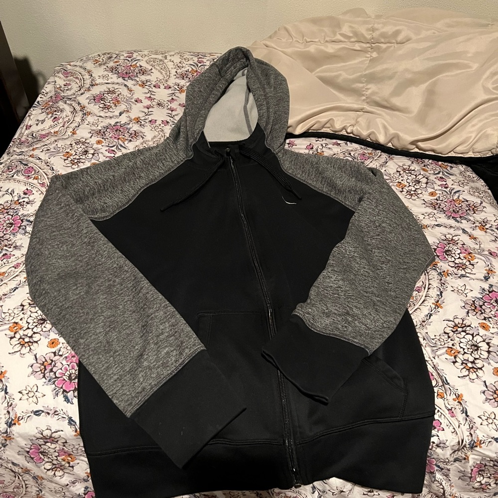 Nike therma fit zip up hoodie